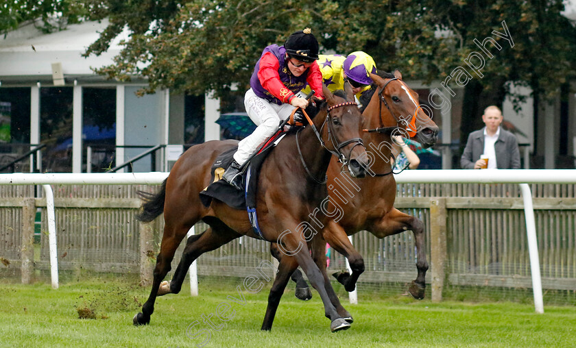 Hard-To-Resist-0002 
 HARD TO RESIST (left, Cieren Fallon) beats BOURGEOISIE (right) in The Turners British EBF Fillies Novice Stakes
Newmarket 5 Aug 2023 - Pic Steven Cargill / Racingfotos.com