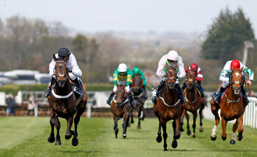 Constitution-Hill-0008 
 CONSTITUTION HILL (Nico de Boinville) wins The William Hill Aintree Hurdle
Aintree 13 Apr 2023 - Pic Steven Cargill / Racingfotos.com