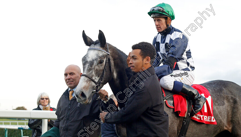 Saunter-0005 
 SAUNTER (Jim Crowley) after The Betfred November Handicap Doncaster 11 Nov 2017 - Pic Steven Cargill / Racingfotos.com