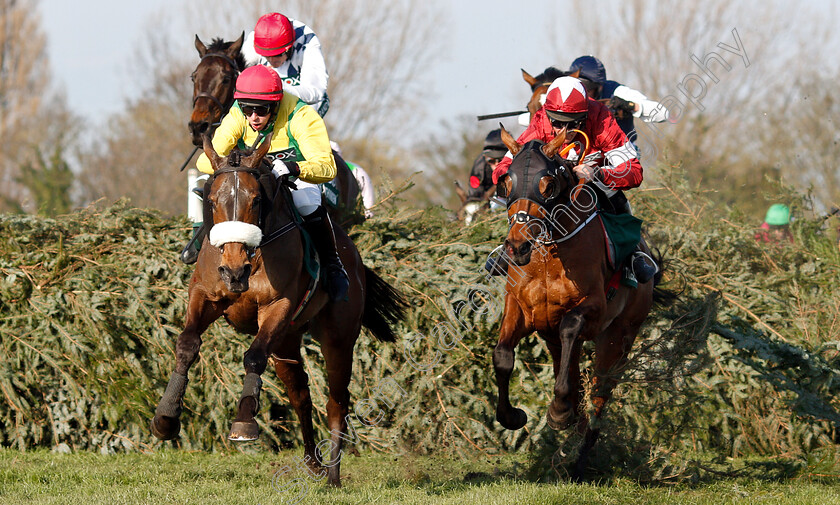 Tiger-Roll-0006 
 TIGER ROLL (right, Davy Russell) beats MAGIC OF LIGHT (left) in The Randox Health Grand National 
Aintree 6 Apr 2019 - Pic Steven Cargill / Racingfotos.com