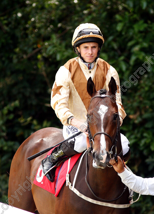 Makyon-0001 
 MAKYON (Ryan Moore)
Sandown 5 Jul 2019 - Pic Steven Cargill / Racingfotos.com