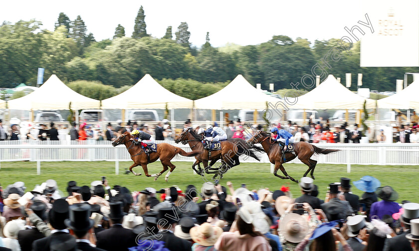 Stradivarius-0004 
 STRADIVARIUS (Frankie Dettori) wins The Gold Cup
Royal Ascot 20 Jun 2019 - Pic Steven Cargill / Racingfotos.com