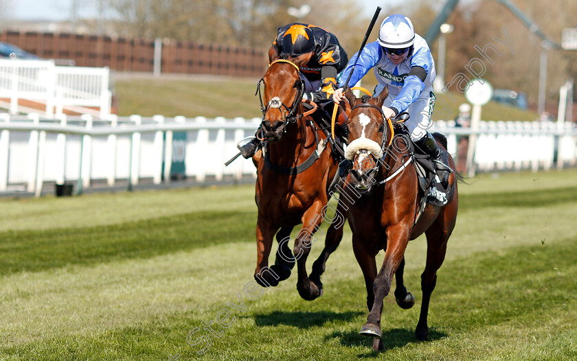 Belfast-Banter-0001 
 BELFAST BANTER (Kevin Sexton) wins The Betway Top Novices Hurdle
Aintree 9 Apr 2021 - Pic Steven Cargill / Racingfotos.com