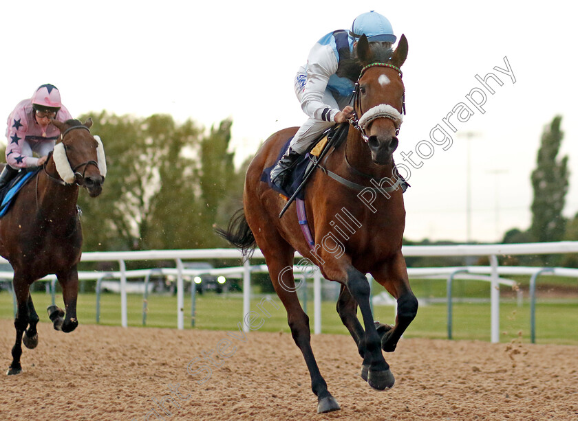 My-Honey-B-0003 
 MY HONEY B (Joanna Mason) wins The Cazoo Nursery
Southwell 4 Oct 2022 - Pic Steven Cargill / Racingfotos.com