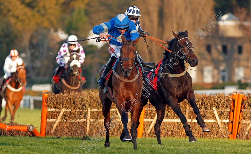 Maria s-Benefit-0005 
 MARIA'S BENEFIT (Ciaran Gethings) wins The Play Casino At 188bet Handicap Hurdle as FIDUX unseats Kevin Dowling Sandown 12 Nov 2017 - Pic Steven Cargill / Racingfotos.com