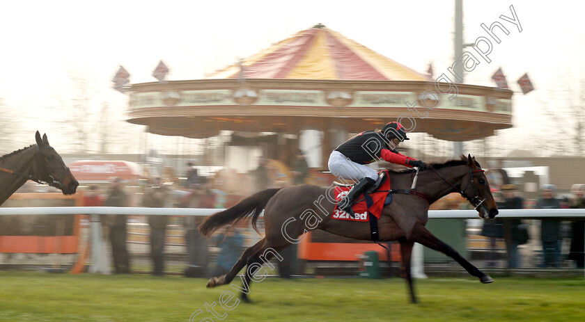 Culture-De-Sivola-0002 
 CULTURE DE SIVOLA (Lizzie Kelly) wins The 32Red Casino Mares Handicap Hurdle
Kempton 27 Dec 2018 - Pic Steven Cargill / Racingfotos.com