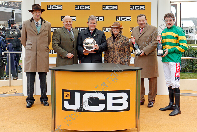 Apple s-Shakira-0010 
 Presentation to J P McManus, Nicky Henderson and Barry Geraghty for The JCB Triumph Trial Juvenile Hurdle won by APPLE'S SHAKIRA Cheltenham 16 Dec 2017 - Pic Steven Cargill / Racingfotos.com