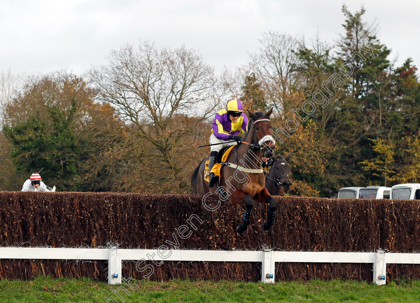 Le-Patron-0003 
 LE PATRON (David Noonan) wins The Betfair Henry VIII Novices Chase
Sandown 9 Dec 2023 - Pic Steven Cargill / Racingfotos.com