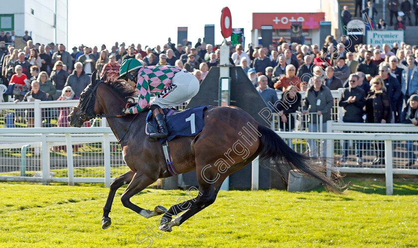 Aunt-Violet-0005 
 AUNT VIOLET (Saffie Osborne) wins The British EBF Fillies Novice Stakes
Yarmouth 18 Oct 2022 - Pic Steven Cargill / Racingfotos.com