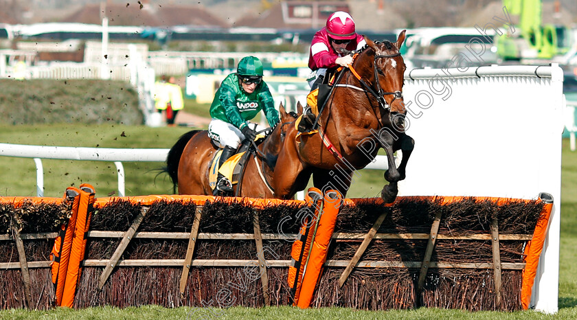 Identity-Thief-0001 
 IDENTITY THIEF (Sean Flanagan) wins The Ryanair Stayers Hurdle Aintree 14 Apr 2018 - Pic Steven Cargill / Racingfotos.com