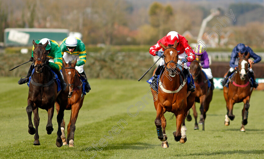 Editeur-Du-Gite-0004 
 EDITEUR DU GITE (right, Joshua Moore) beats SULLY D'OC AA (left) in The Close Brothers Red Rum Handicap Chase
Aintree 8 Apr 2021 - Pic Steven Cargill / Racingfotos.com