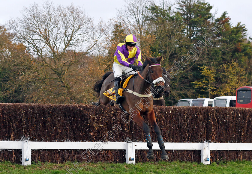 Le-Patron-0001 
 LE PATRON (David Noonan) wins The Betfair Henry VIII Novices Chase
Sandown 9 Dec 2023 - Pic Steven Cargill / Racingfotos.com