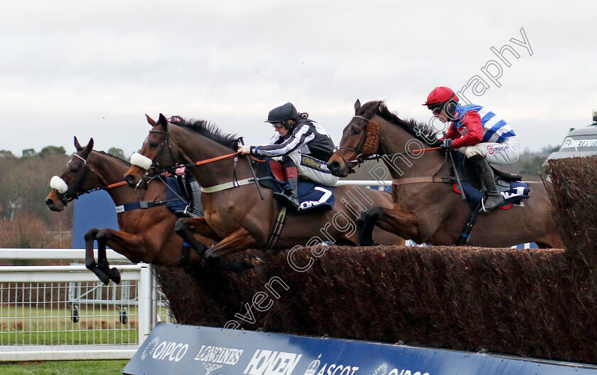 The-Changing-Man-and-Threeunderthrufive-0001 
 THE CHANGING MAN (centre, Sam Twiston-Davies) with THREEUNDERTHRUFIVE (right, Harry Cobden)
Ascot 21 Dec 2024 - Pic Steven Cargill / Racingfotos.com