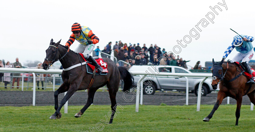 Might-Bite-0009 
 MIGHT BITE (Nico de Boinville) beats DOUBLE SHUFFLE (right) in The 32Red King George VI Chase Kempton 26 Dec 2017 - Pic Steven Cargill / Racingfotos.com