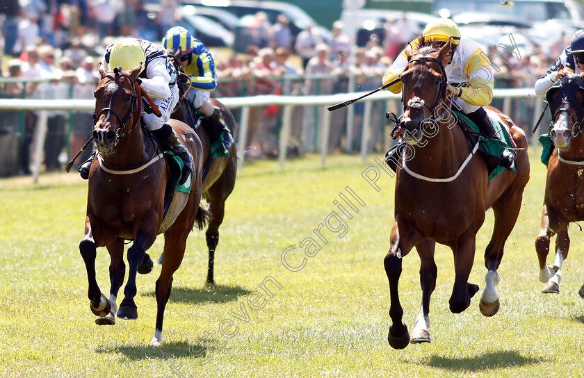 Suitcase- n -Taxi-0004 
 SUITCASE 'N' TAXI (right, David Allan) beats CANFORD BAY (left) in The John Hopkinson Memorial Handicap
Thirsk 4 Jul 2018 - Pic Steven Cargill / Racingfotos.com