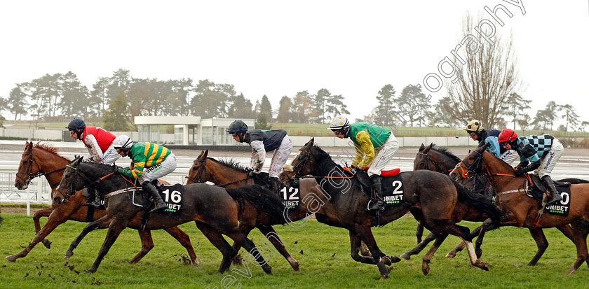 Countister-0004 
 COUNTISTER (left, Nico de Boinville) leads TUDOR CITY (centre) during The Unibet Greatwood Handicap Hurdle
Cheltenham 15 Nov 2020 - Pic Steven Cargill / Racingfotos.com