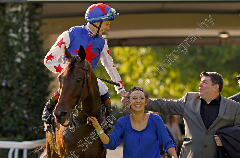 Great-Hall-0011 
 GREAT HALL (Fran Berry) with Mick Quinn after The Victoria Racing Club Handicap Ascot 8 Sep 2017 - Pic Steven Cargill / Racingfotos.com