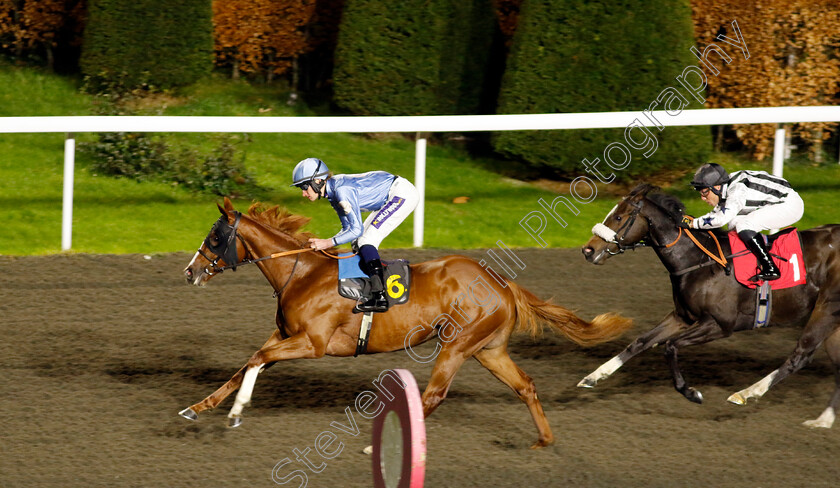 Cyclonite-0002 
 CYCLONITE (Daniel Muscutt) wins The Unibet Nursery
Kempton 4 Dec 2024 - pic Steven Cargill / Racingfotos.com