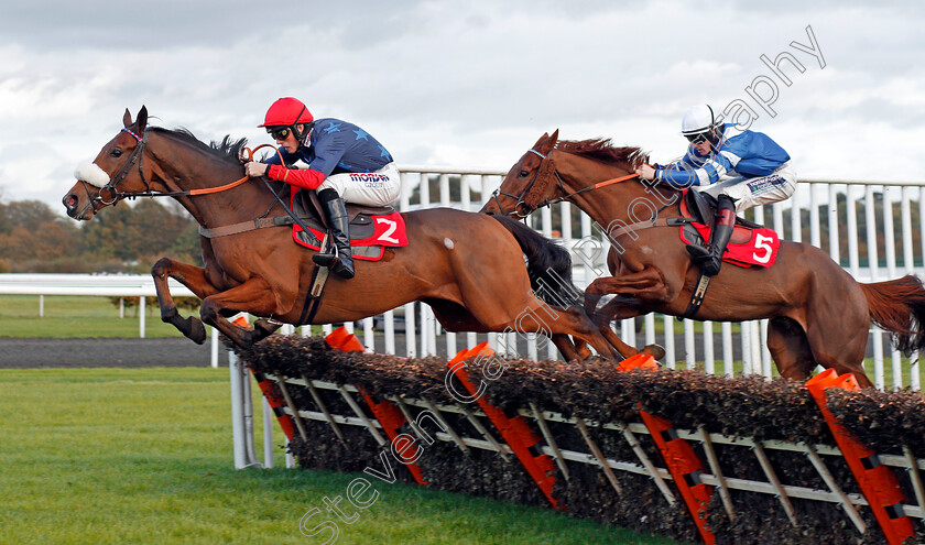 Old-Guard-0003 
 OLD GUARD (Harry Cobden) beats SAN BENEDETO (right) in The Matchbook VIP Hurdle Kempton 22 Oct 2017 - Pic Steven Cargill / Racingfotos.com