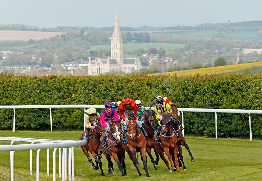 Garcon-De-Soleil-0002 
 GARCON DE SOLEIL (centre, Rob Hornby) leads the field into the straight on his way to winning The Sharp's Doom Bar Handicap Div1 Salisbury 30 Apr 2018 - Pic Steven Cargill / Racingfotos.com