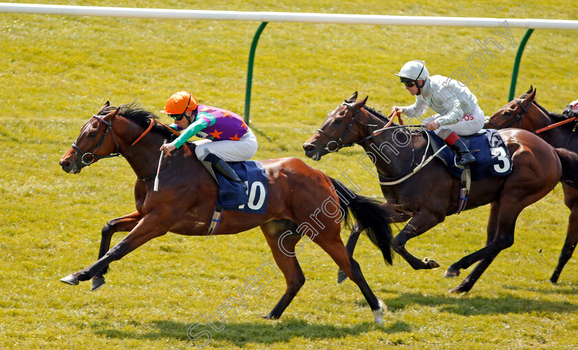 Arigato-0003 
 ARIGATO (Kieran Shoemark) beats DANZAY (right) in The Rewards4racing.com Handicap Div1 Newmarket 18 May 2018 - Pic Steven Cargill / Racingfotos.com