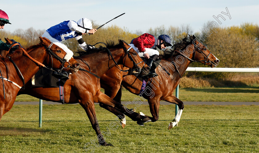 Hundred-Isles-0005 
 HUNDRED ISLES (Charles Bishop) beats JEAN BAPTISTE (centre) and COPPER AND FIVE (left) in The Visit racingtv.com Handicap
Nottingham 17 Apr 2021 - Pic Steven Cargill / Racingfotos.com