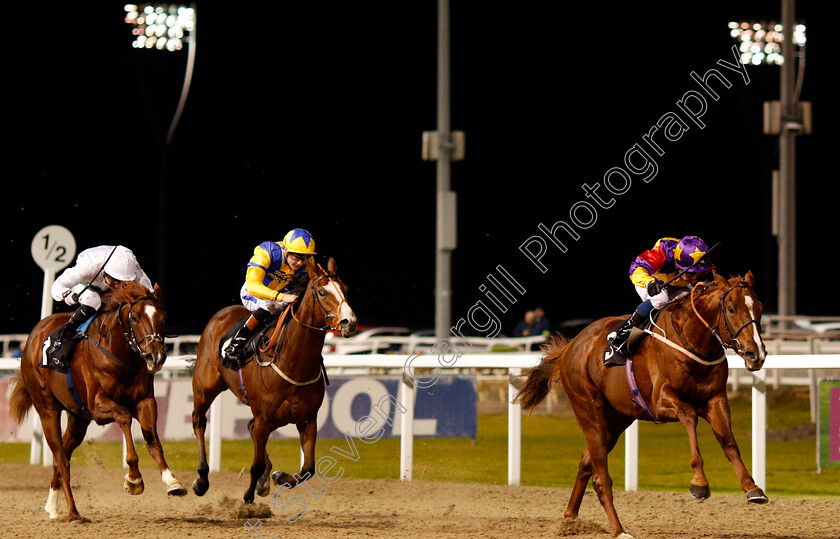 Lucky-Deal-0004 
 LUCKY DEAL (Silvestre De Sousa) wins The Bet totequadpot At betfred.com Conditions Stakes Chelmsford 23 Nov 2017 - Pic Steven Cargill / Racingfotos.com