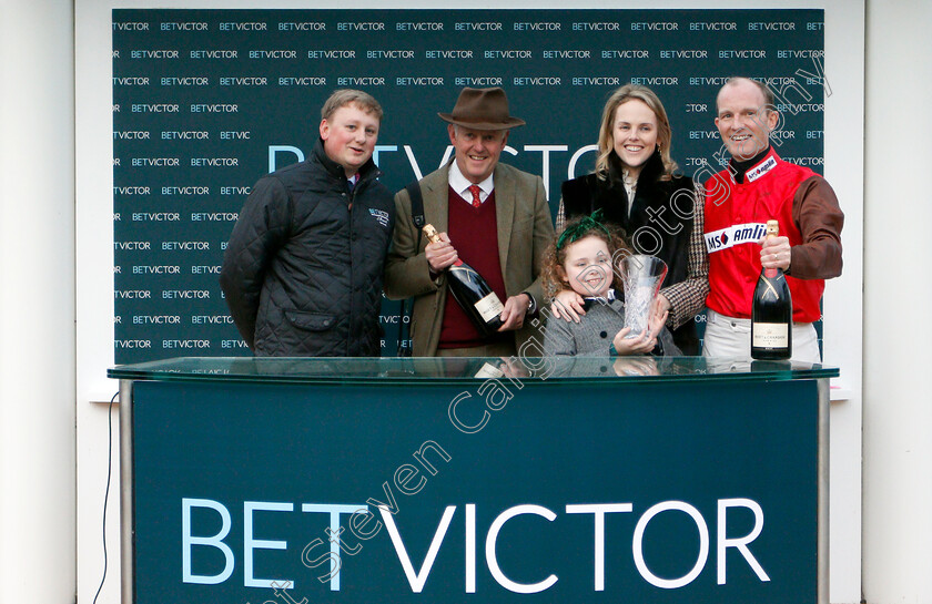 Jatiluwih-0003 
 Presentation to Philip Hobbs and David Maxwell for The BetVictor Intermediate Handicap Hurdle
Cheltenham 16 Nov 2019 - Pic Steven Cargill / Racingfotos.com