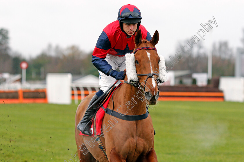 Kostaquarta-0002 
 KOSTAQUARTA (James Banks) Kempton 27 Dec 2017 - Pic Steven Cargill / Racingfotos.com