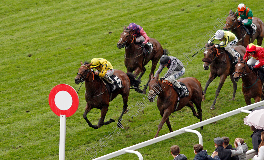 With-Thanks-0004 
 WITH THANKS (left, Tom Marquand) beats BOUNCE THE BLUES (centre) in The World Mental Day British EBF Stakes
Ascot 2 Oct 2021 - Pic Steven Cargill / Racingfotos.com