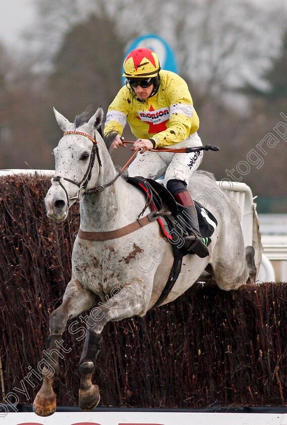 Politologue-0002 
 POLITOLOGUE (Sam Twiston-Davies) wins The Unibet Desert Orchid Chase Kempton 27 Dec 2017 - Pic Steven Cargill / Racingfotos.com