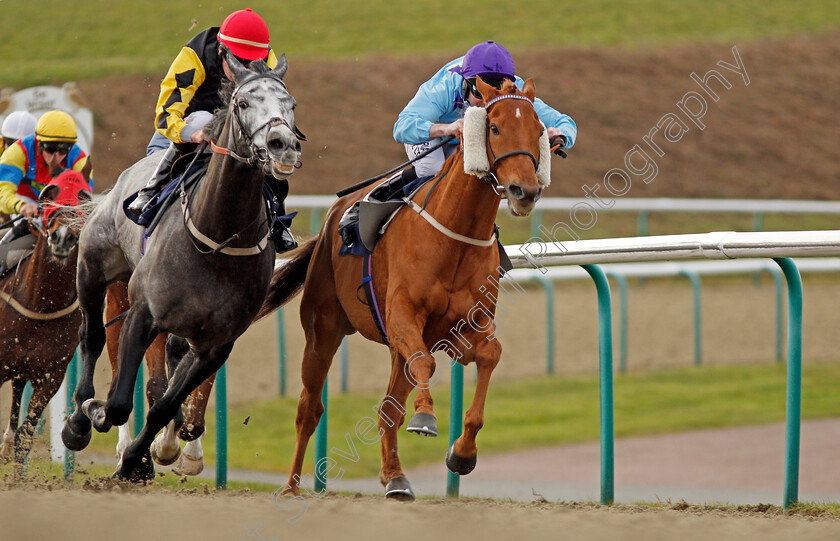 Locommotion-0005 
 LOCOMMOTION (left, Luke Morris) beats SOARING SPIRITS (right) in The Play Jackpot Games At sunbets.co.uk/vegas Handicap Lingfield 30 Dec 2017 - Pic Steven Cargill / Racingfotos.com