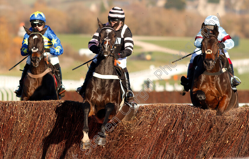 Claimantakinforgan-0001 
 CLAIMANTAKINFORGAN (centre, Jeremiah McGrath) with LALOR (right) 
Cheltenham 18 Nov 2018 - Pic Steven Cargill / Racingfotos.com