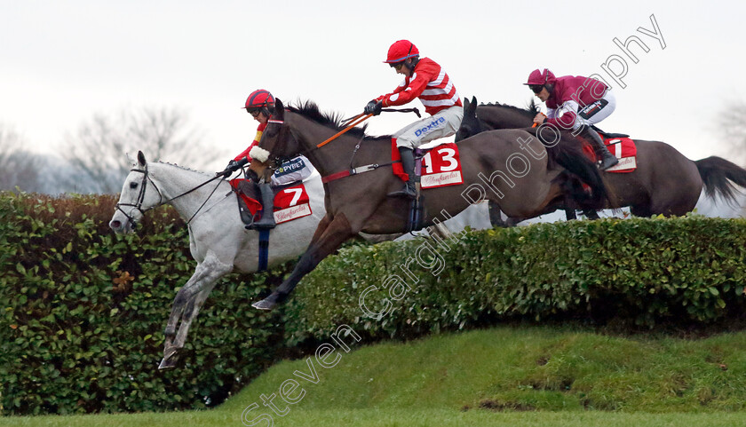 Vanillier-and-Escaria-Ten-0005 
 VANILLIER (left, Jonathan Burke) with ESCARIA TEN (right, James Best)
Cheltenham 13 Dec 2024 - Pic Steven Cargill / Racingfotos.com