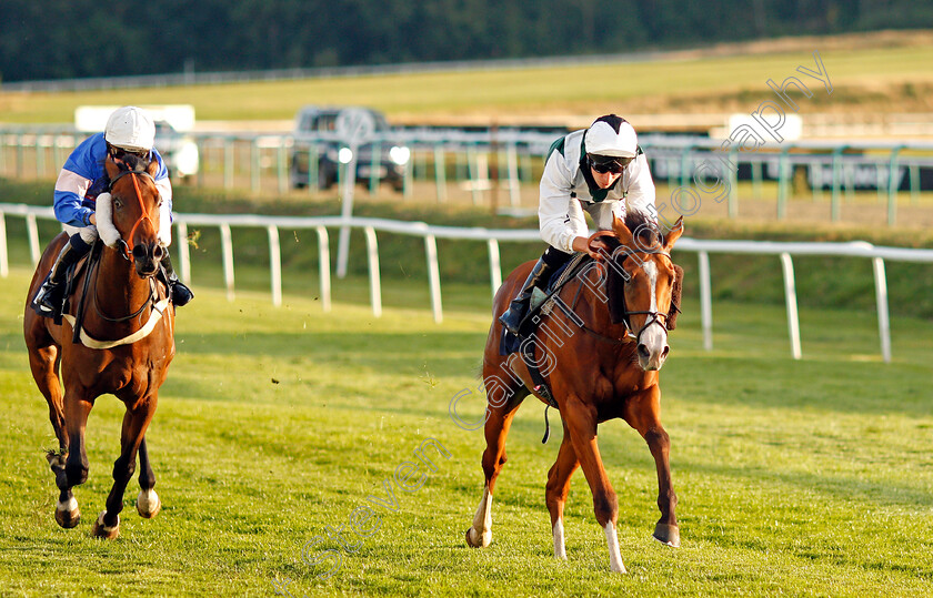 Gordonstoun-0002 
 GORDONSTOUN (right, Luke Morris) beats SPIRIT OF ROWDOWN (left) in The Betway Nursery
Lingfield 26 Aug 2020 - Pic Steven Cargill / Racingfotos.com