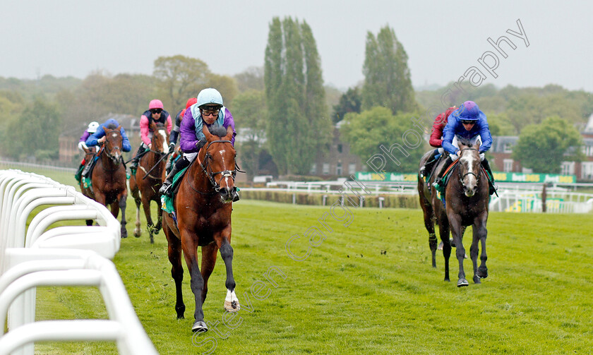 Merlin-Magic-0001 
 MERLIN MAGIC (Silvestre de Sousa) wins The bet365 Esher Cup Sandown 27 Apr 2018 - Pic Steven Cargill / Racingfotos.com