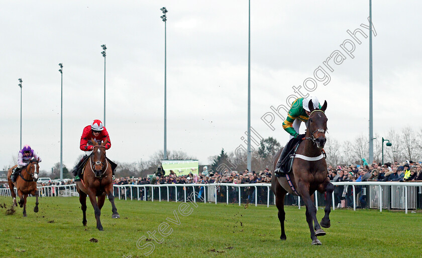 Buveur-D Air-0003 
 BUVEUR D'AIR (Barry Geraghty) beats THE NEW ONE in The Unibet Christmas Hurdle Kempton 26 Dec 2017 - Pic Steven Cargill / Racingfotos.com