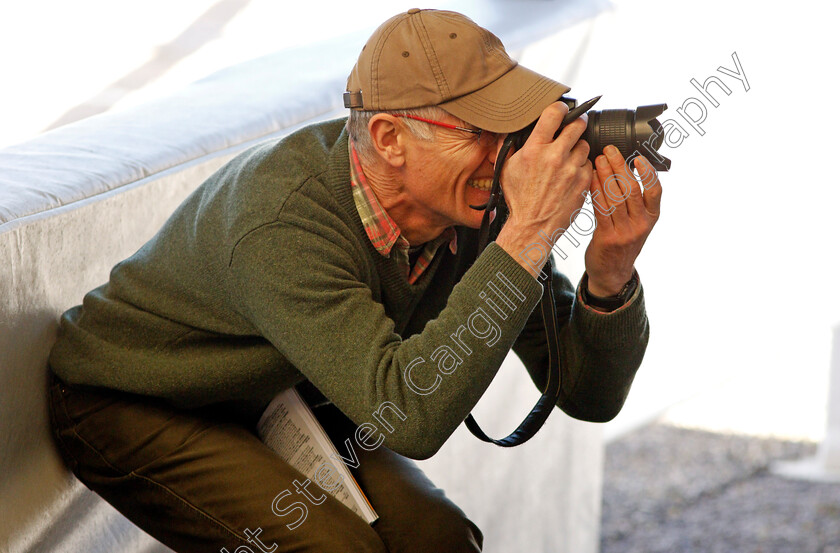 Carl-Evans-0001 
 Carl Evans gets the shot at the Tattersalls Ireland Ascot Breeze Up Sale 5 Apr 2018 - Pic Steven Cargill / Racingfotos.com