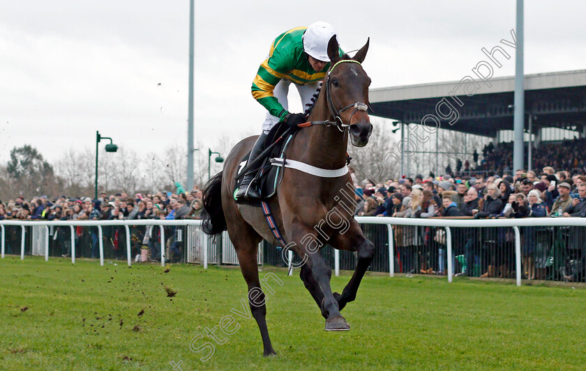 Buveur-D Air-0005 
 BUVEUR D'AIR (Barry Geraghty) wins The Unibet Christmas Hurdle Kempton 26 Dec 2017 - Pic Steven Cargill / Racingfotos.com