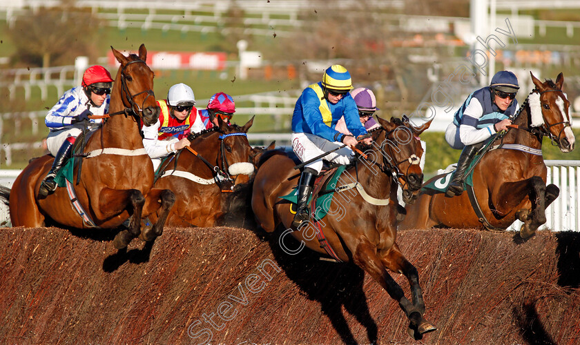 Shades-of-Midnight-0001 
 SHADES OF MIDNIGHT (centre, T Hamilton) jumps with ROBIN OF LOCKSLEY (right) and ALL KINGS (left) Cheltenham 13 Mar 2018 - Pic Steven Cargill / Racingfotos.com