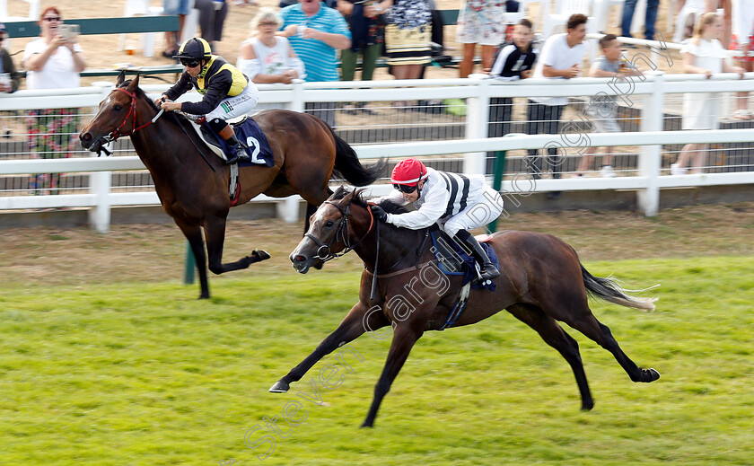 Letmestopyouthere-0002 
 LETMESTOPYOUTHERE (Sara Del Fabbro) wins The Silk Series Lady Riders Handicap
Yarmouth 18 Jul 2018 - Pic Steven Cargill / Racingfotos.com