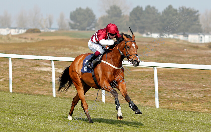 The-City s-Phantom-0002 
 THE CITY'S PHANTOM (Oisin Murphy) wins The Quinnbet 25% Back As A Free Bet Handicap
Yarmouth 20 Apr 2021 - Pic Steven Cargill / Racingfotos.com