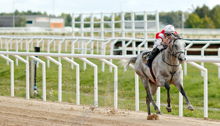 Duca-Di-Como-0004 
 DUCA DI COMO (Elione Chaves) wins The Tattersalls Nickes Minneslopning
Bro Park, Sweden 18 Sep 2022 - Pic Steven Cargill / Racingfotos.com