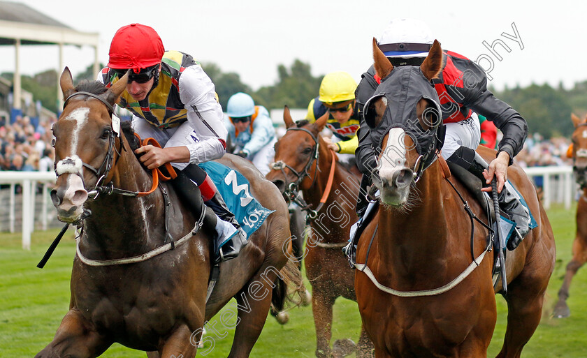 Blue-For-You-wins-0005 
 BLUE FOR YOU (right, Daniel Tudhope) beats ESCOBAR (left) in The Clipper Logistics Handicap
York 18 Aug 2022 - Pic Steven Cargill / Racingfotos.com