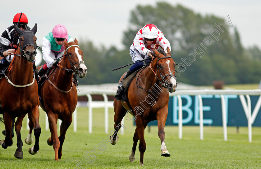 Spanish-Star-0003 
 SPANISH STAR (David Probert) wins The Download The BetVictor App Handicap
Newbury 13 Aug 2021 - Pic Steven Cargill / Racingfotos.com