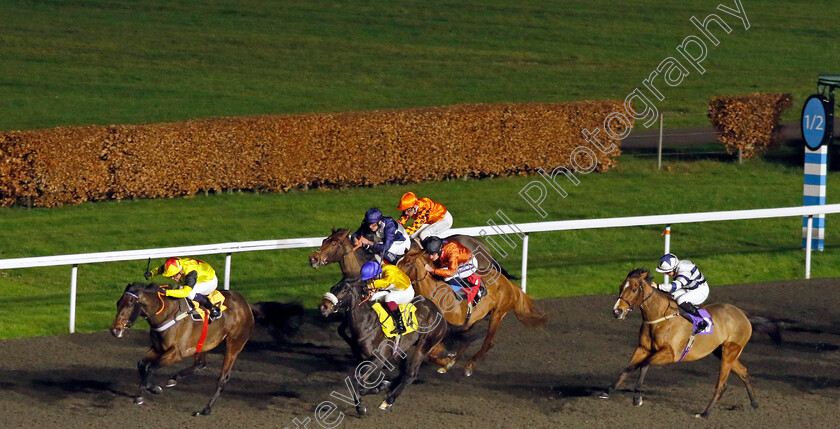 Midsummer-Music-0005 
 MIDSUMMER MUSIC (Jim Crowley) beats NOISY MUSIC (centre) and MARCHETTI (right) in The Unibet Fillies Handicap
Kempton 4 Dec 2024 - pic Steven Cargill / Racingfotos.com