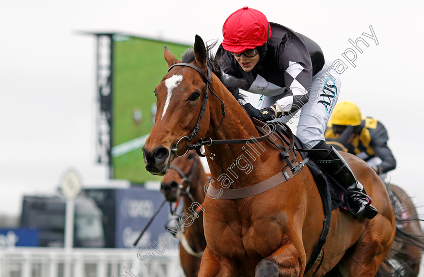 One-Of-Us-0005 
 ONE OF US (Lizzie Kelly) wins The Foundation Developments Novices Handicap Hurdle Ascot 23 Dec 2017 - Pic Steven Cargill / Racingfotos.com