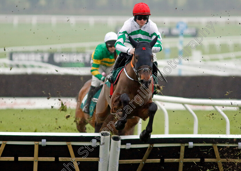 Wingmen-0002 
 WINGMEN (Sam Ewing)
Cheltenham 14 Dec 2024 - Pic Steven Cargill / Racingfotos.com