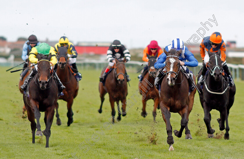 Talaaqy-0004 
 TALAAQY (2nd right, Jim Crowley) beats PUDS (left) in The British Stallion Studs EBF Fillies Novice Stakes Yarmouth 24 Oct 2017 - Pic Steven Cargill / Racingfotos.com