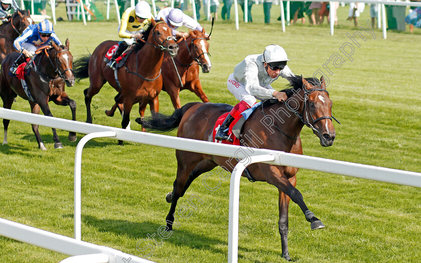 Palace-Pier-0006 
 PALACE PIER (Frankie Dettori) wins The Betway British EBF Maiden Stakes
Sandown 30 Aug 2019 - Pic Steven Cargill / Racingfotos.com